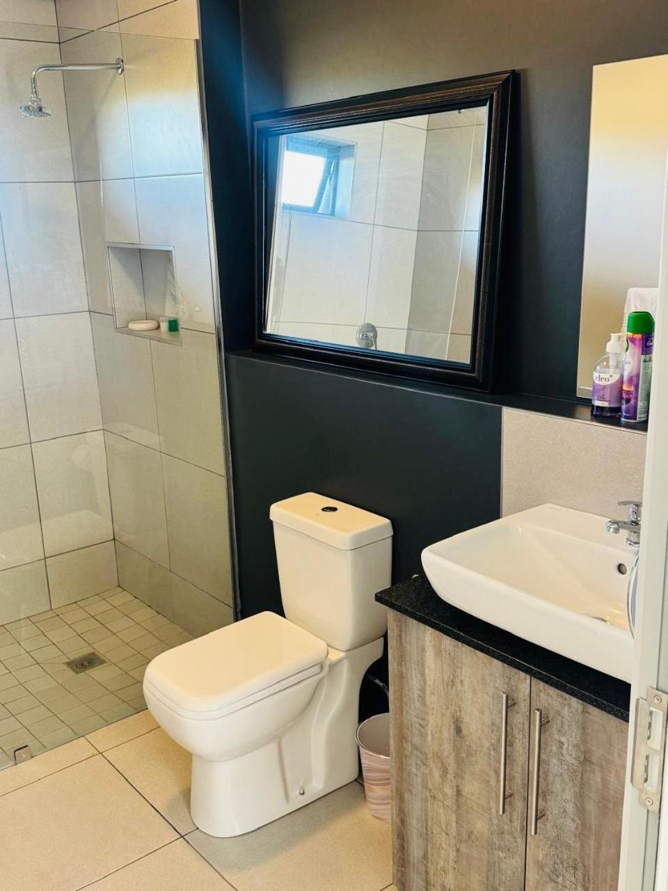 Lakhe Lethu Apartment: Valley Estate Apartment Mbombela