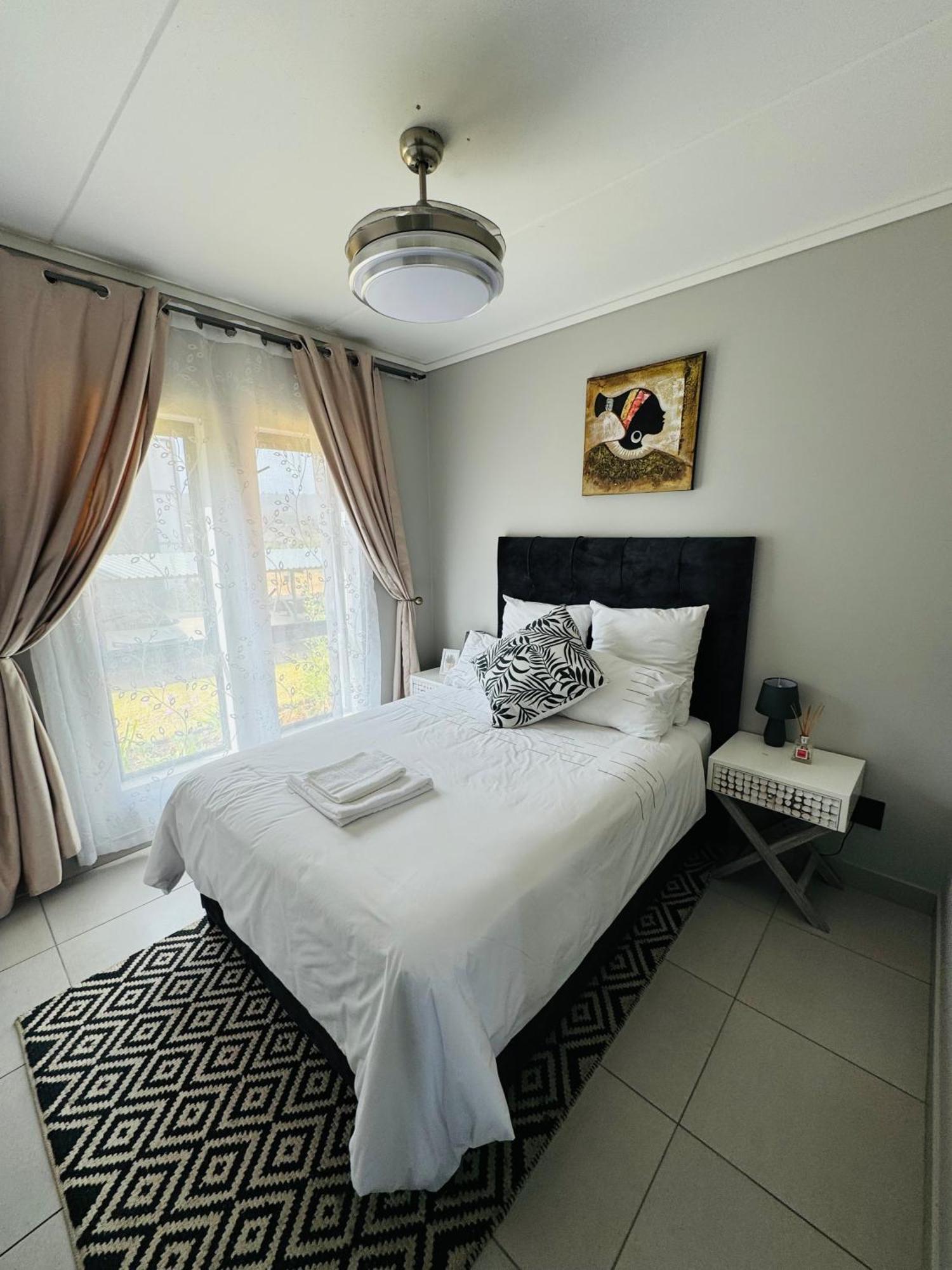 Lakhe Lethu Apartment: Valley Estate Apartment Mbombela